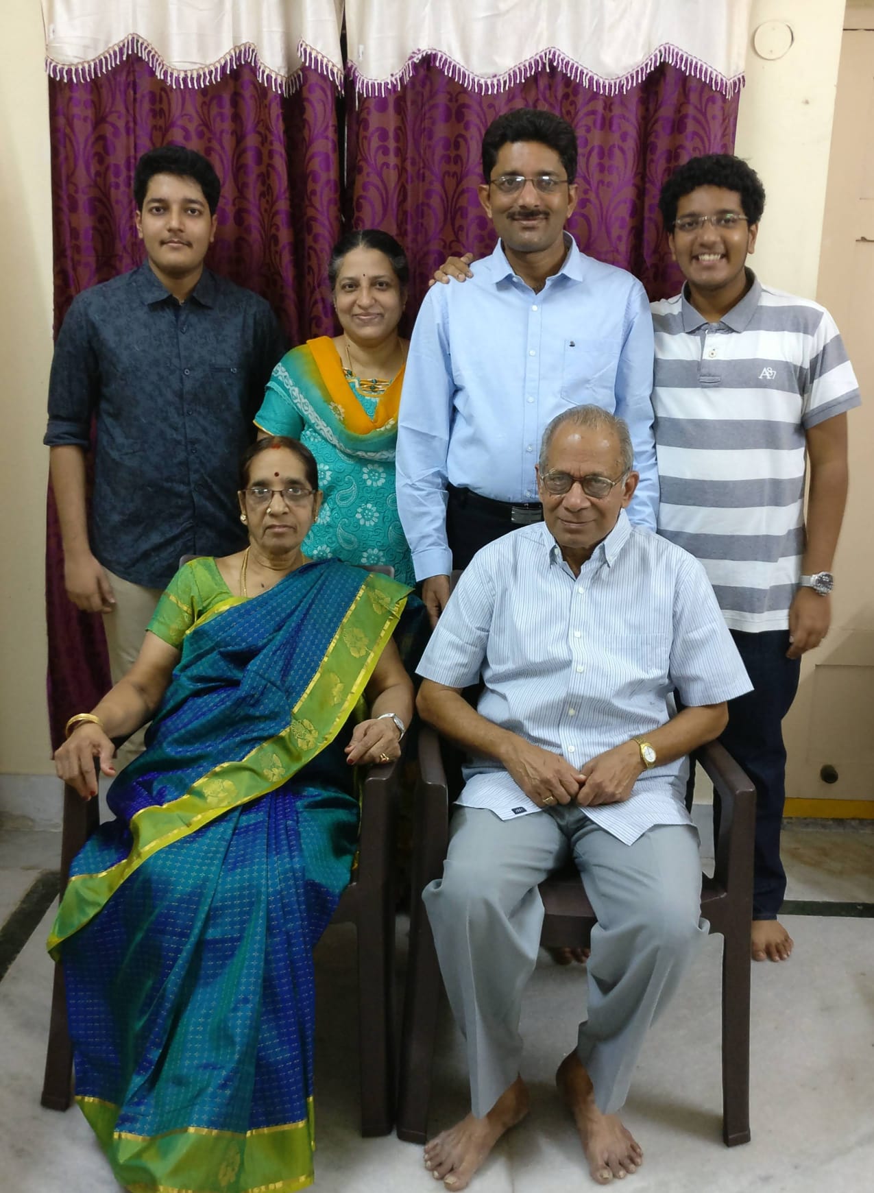Family portrait with children and grandchildren